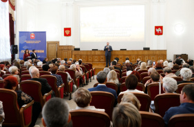 100 лауреатов премии «Общественное признание» наградили в Законодательном Собрании