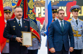 Председатель Законодательного Собрания Александр Лазарев поздравил сотрудников органов внутренних дел Челябинской области с профессиональным праздником