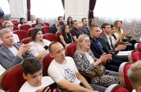 В Законодательном Собрании вручили премию в сфере молодежной политики.