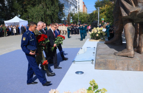 На Аллее Славы состоялась церемония открытия памятника «Защитникам Отечества»