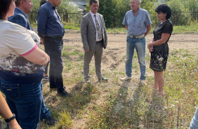 Председатель комитета Законодательного Собрания по экологии и природопользованию Михаил Махов провел выездное совещание по вопросу объектов накопленного экологического вреда окружающей среде на территории региона