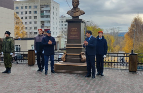 Депутат Олег Садовских принял участие в торжественном открытии в Златоусте памятника первому космонавту