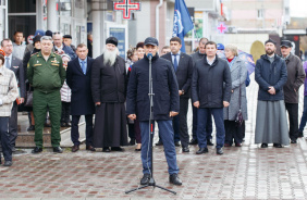 Депутат Олег Садовских принял участие в торжественном открытии в Златоусте памятника первому космонавту