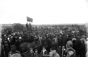 Митинг в Челябинске по случаю вступления в город Красной армии. 25 июля 1919 г.