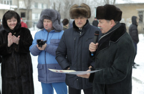 В поселке Федоровка состоялось торжественное открытие нового хоккейного корта